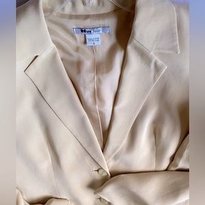 Silk Off White Lady Blazer | Size 8 | like new